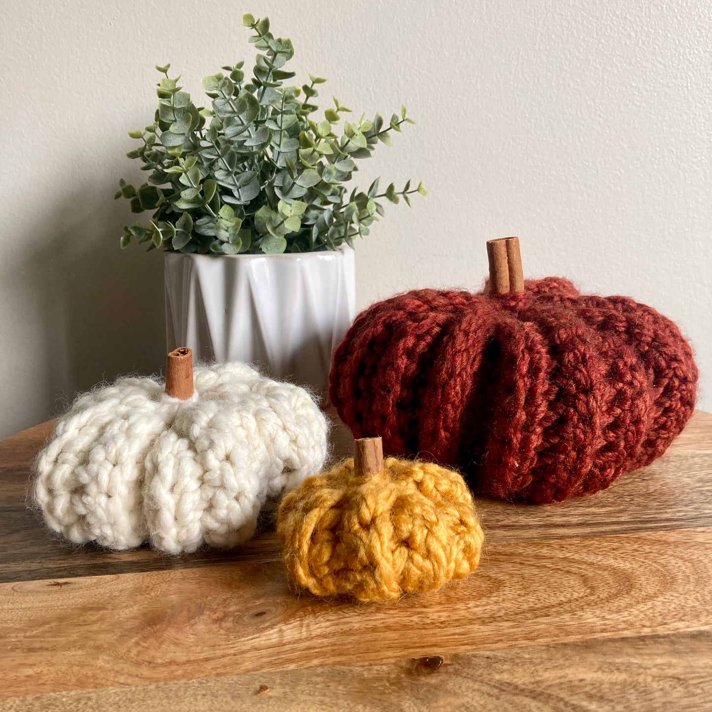 5" Crochet Pumpkin with Cinnamon Stem - Medium